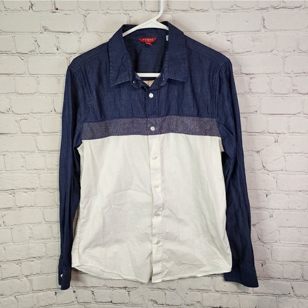 Men's Guess longsleeve button-down shirt, size Medium